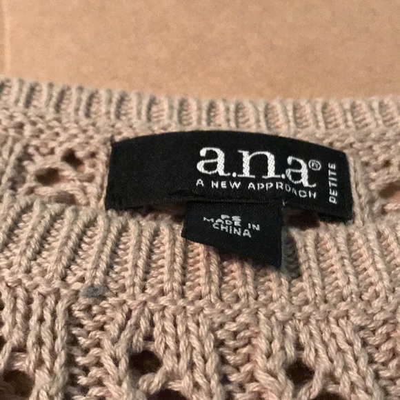 Tan sweater! - Picture 3 of 3